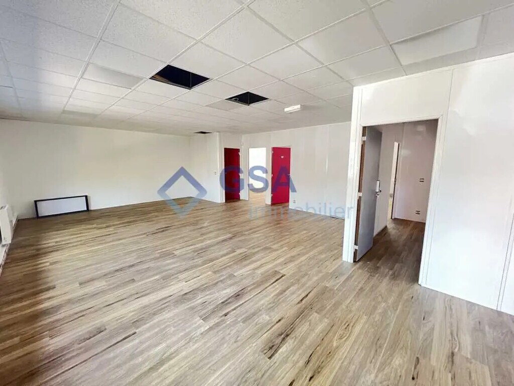Location Bureaux 104 m² à 458 m² - Photo 1