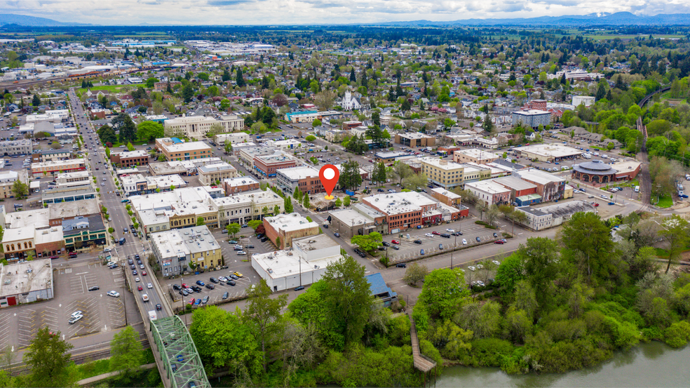 300 1st Ave SE, Albany, OR for sale - Primary Photo - Image 1 of 8