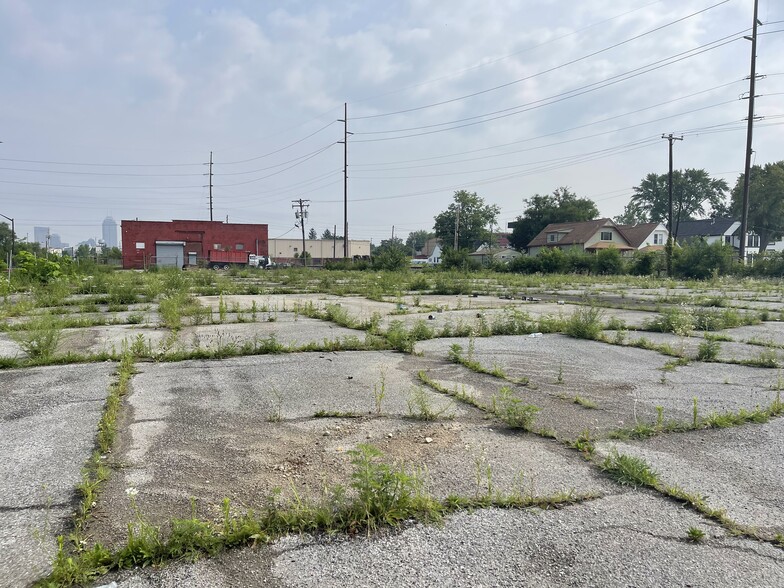 1915 Madison Ave, Indianapolis, IN for rent - Building Photo - Image 3 of 7