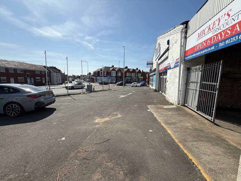 434 Waterloo Rd, Blackpool to rent - Building Photo - Image 3 of 5