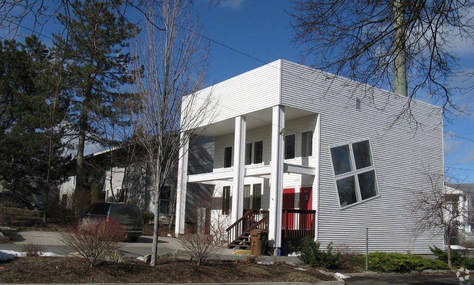 2715 E 31st Ave, Spokane, WA for sale - Building Photo - Image 1 of 7