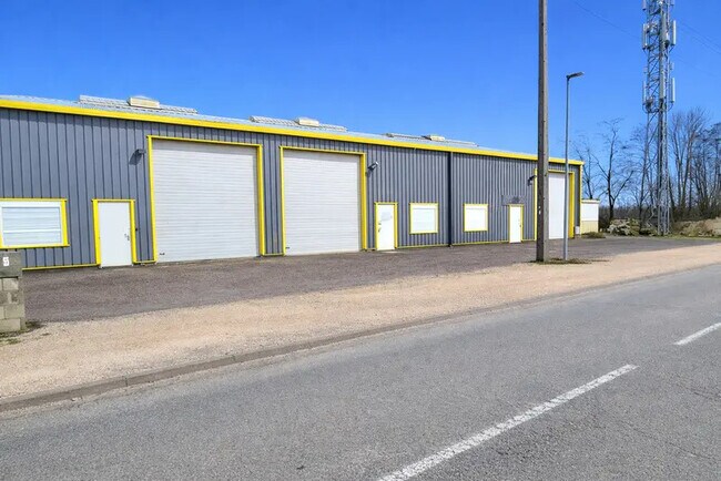 Location Local d'activités 200 m²