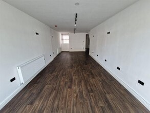 213 Seaview Rd, Wallasey to rent Interior Photo- Image 2 of 5