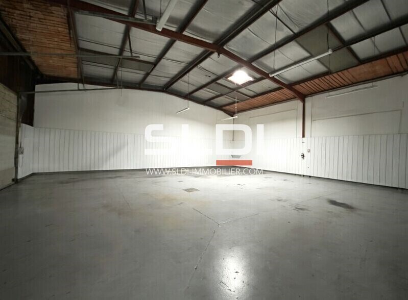 Impasse Des 3 Pierres, Civrieux-d'Azergues to rent - Interior Photo - Image 2 of 5