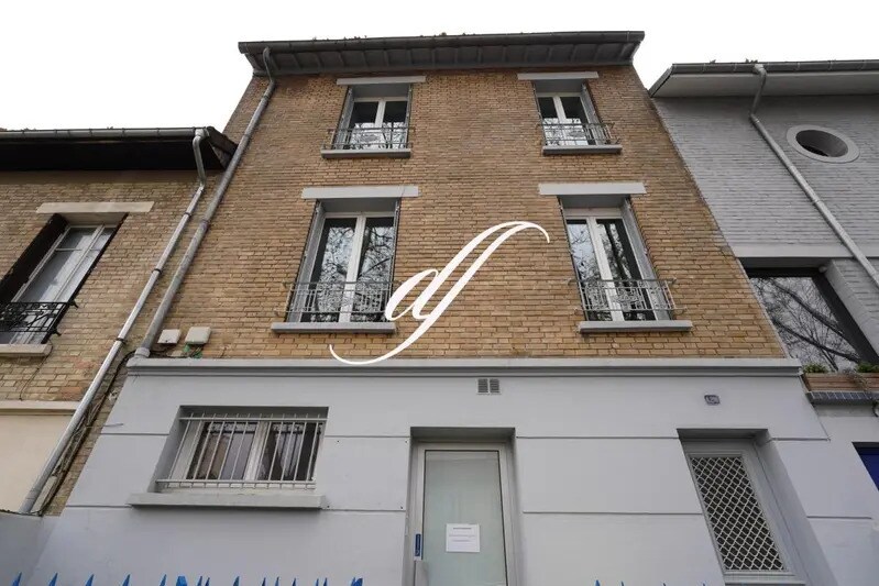 Retail in Issy-les-Moulineaux for sale Building Photo- Image 1 of 7