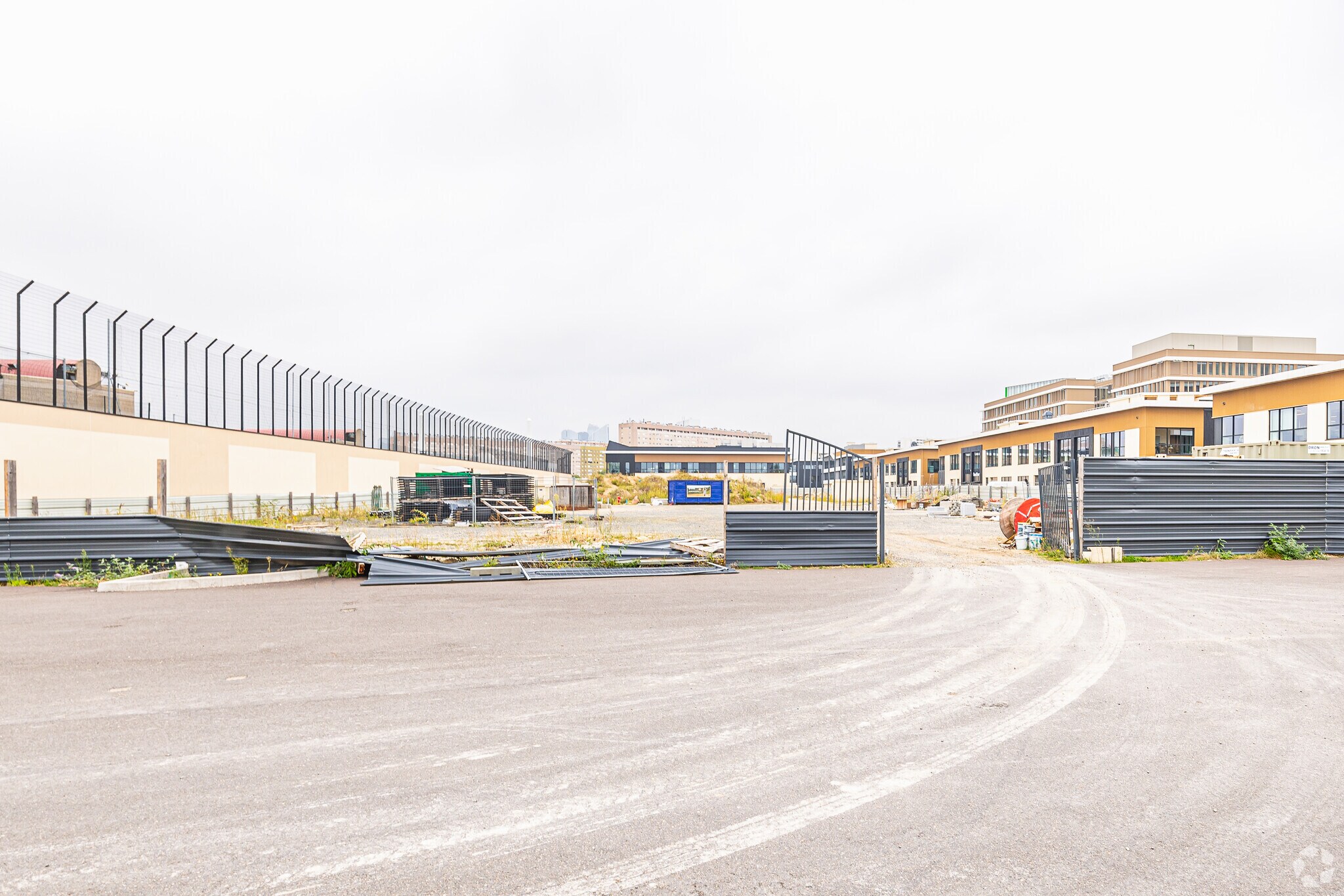 97 Rue Martha Desrumaux, Nanterre to rent Primary Photo- Image 1 of 3