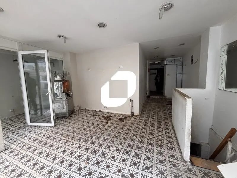 Location Commerce 10 m² à 70 m² - Photo 1