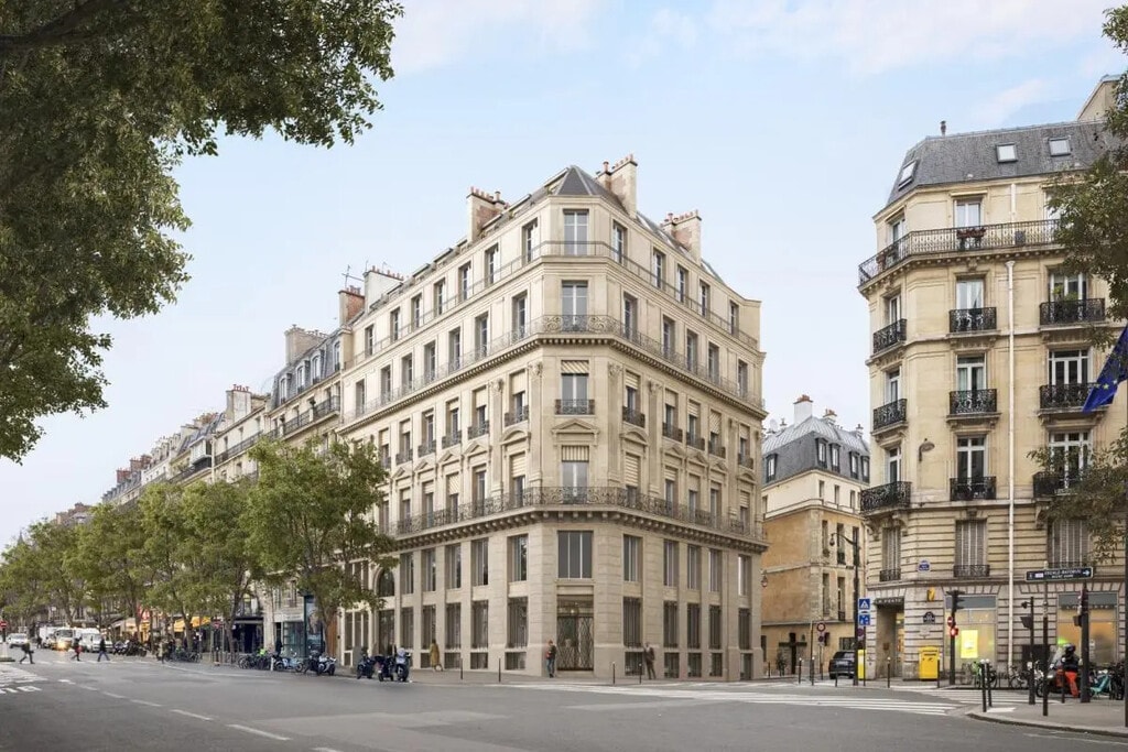 Location Bureaux 1 813 m² - Photo 1