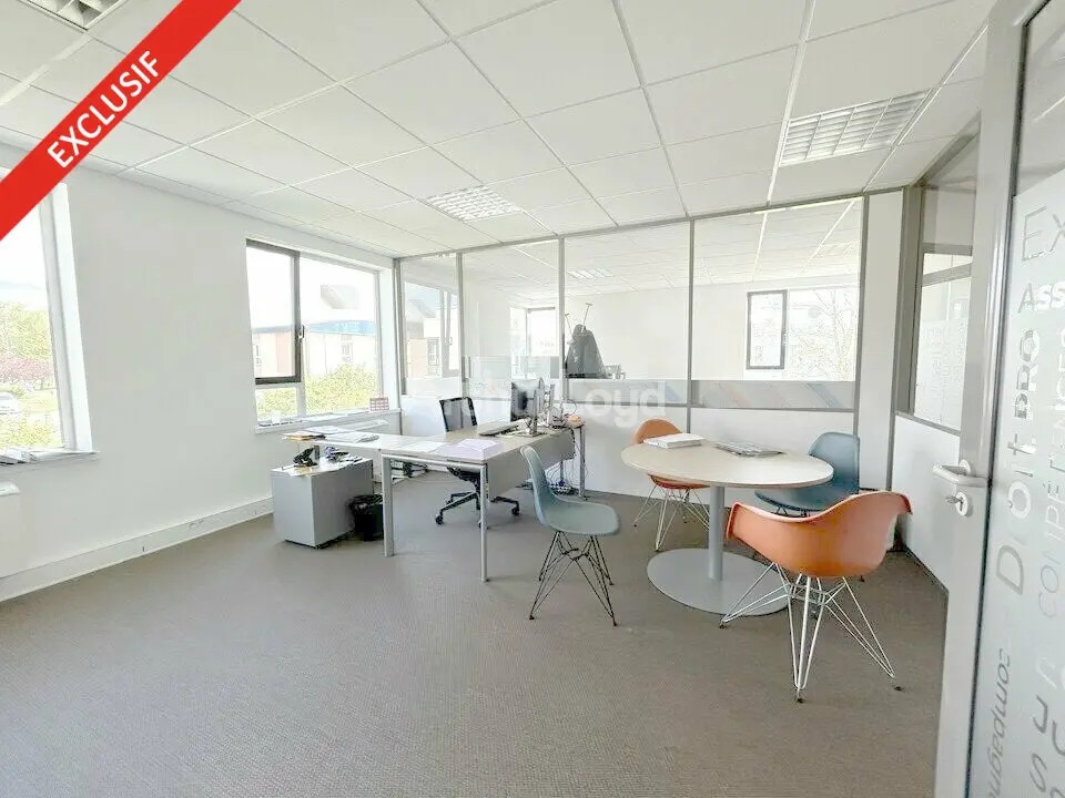 Vente Bureaux 137 m² - Photo 1