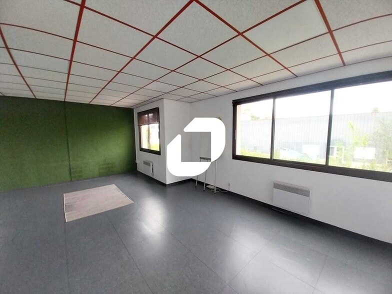 Office in BOISSY-L'AILLERIE for sale - Interior Photo - Image 2 of 17