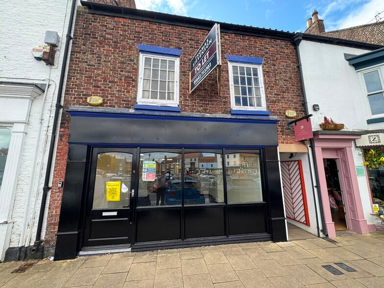 17 High St, Middlesbrough to rent - Primary Photo - Image 1 of 1