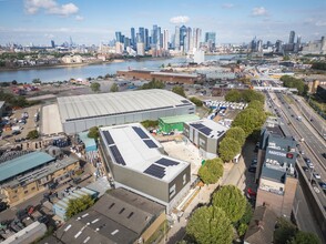 Peterboat Close, London for rent Building Photo- Image 1 of 11