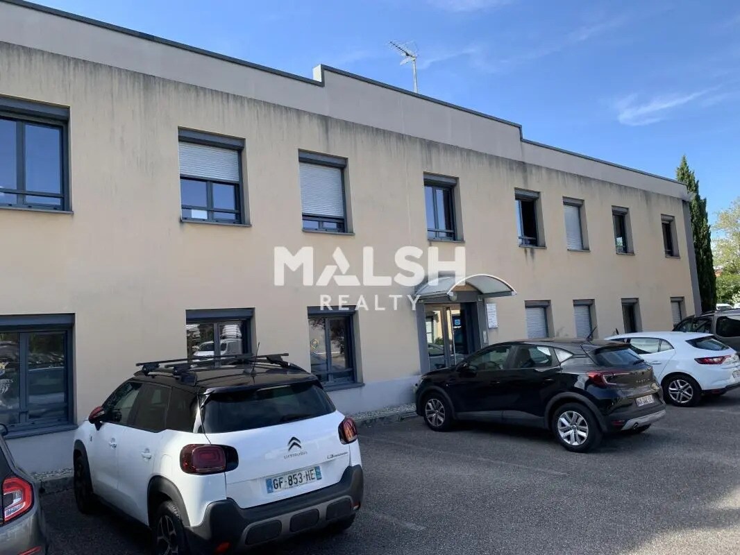 Office in Neyron to rent Building Photo- Image 1 of 14