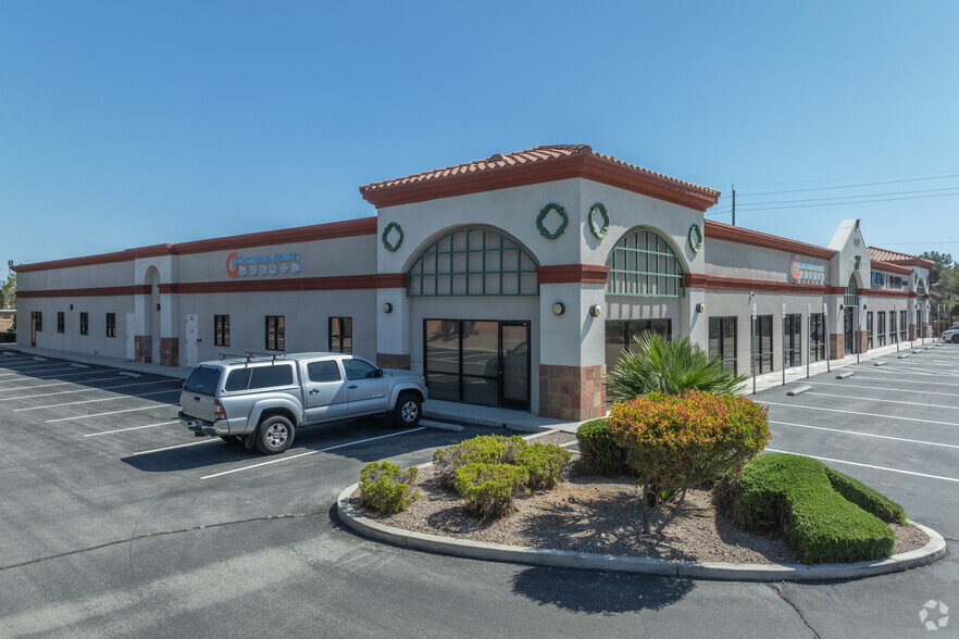 5580 W Flamingo Rd, Las Vegas, NV for rent - Building Photo - Image 1 of 13