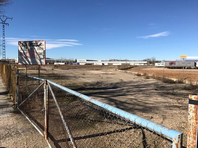 Carretera Madrid-barcelona Km, 11, Alovera, Guadalajara to rent - Primary Photo - Image 1 of 2