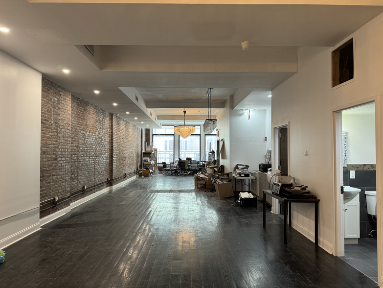 4 E 46th St, New York, NY for rent - Building Photo - Image 1 of 12