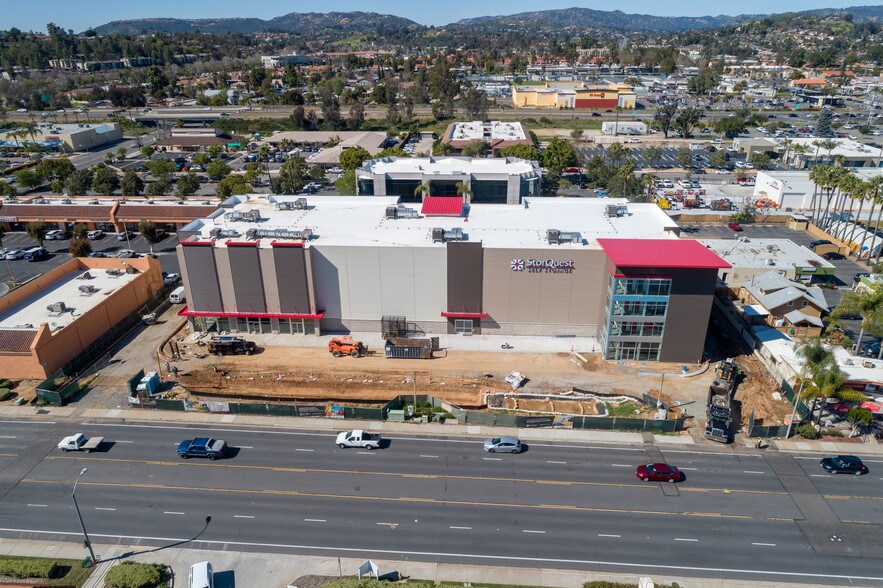 220 W Mission Ave, Escondido, CA for rent - Building Photo - Image 3 of 6