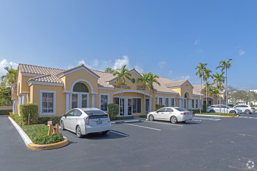 200 Glades Rd, Boca Raton 33432 UK