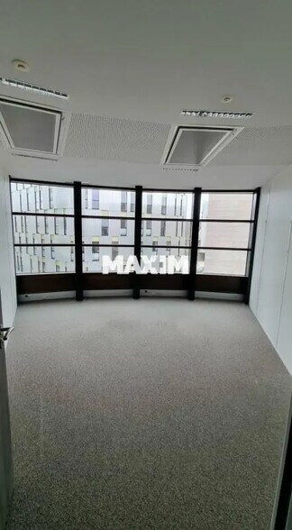 1 C Boulevard De Champagne, Dijon for sale - Interior Photo - Image 3 of 10