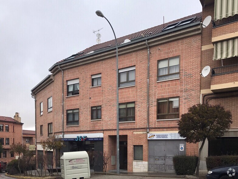 Carretera de Tres Casas, 7, Segovia, Segovia to rent - Building Photo - Image 2 of 2