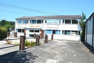 Skull House Ln, Wigan to rent Building Photo- Image 1 of 5