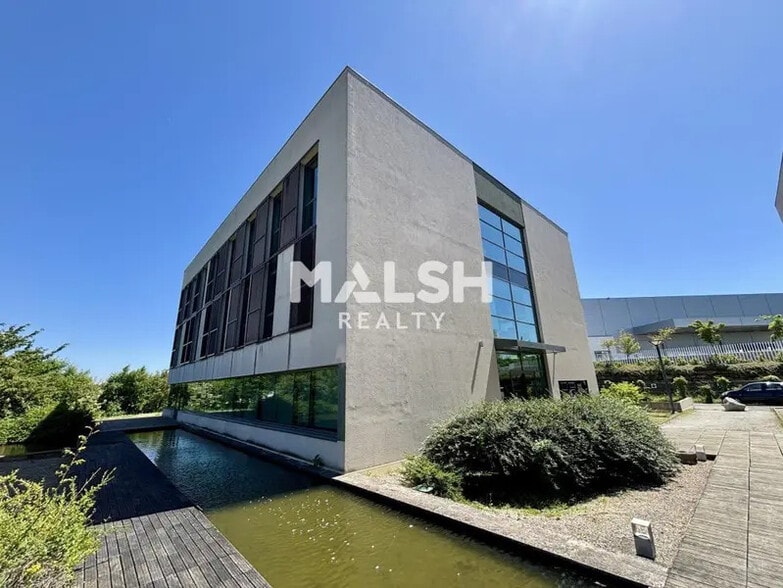 Office in CHAMPAGNE-AU-MONT-D'OR for sale - Building Photo - Image 3 of 13