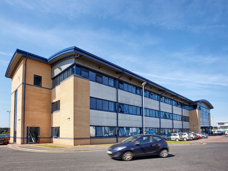 Amy Johnson Way, Blackpool to rent - Building Photo - Image 3 of 39