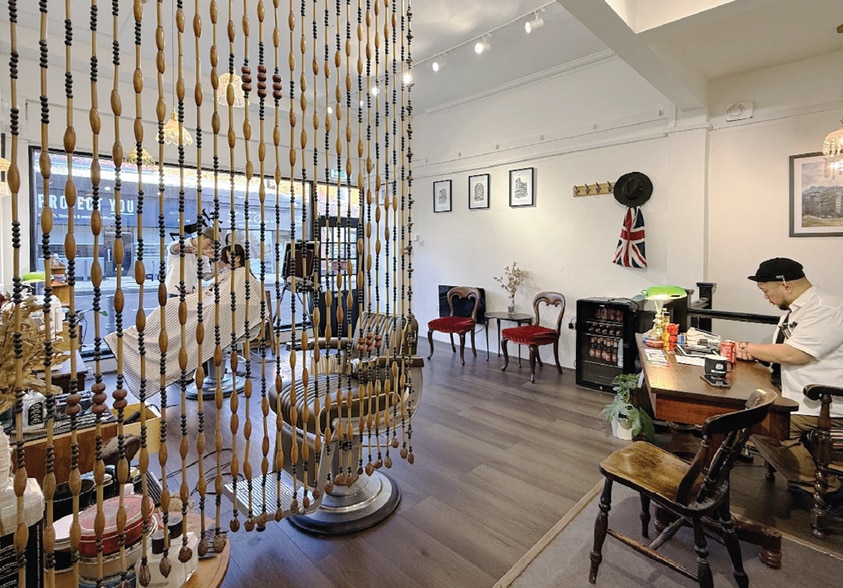 7 The Downs, Altrincham for sale - Interior Photo - Image 3 of 5