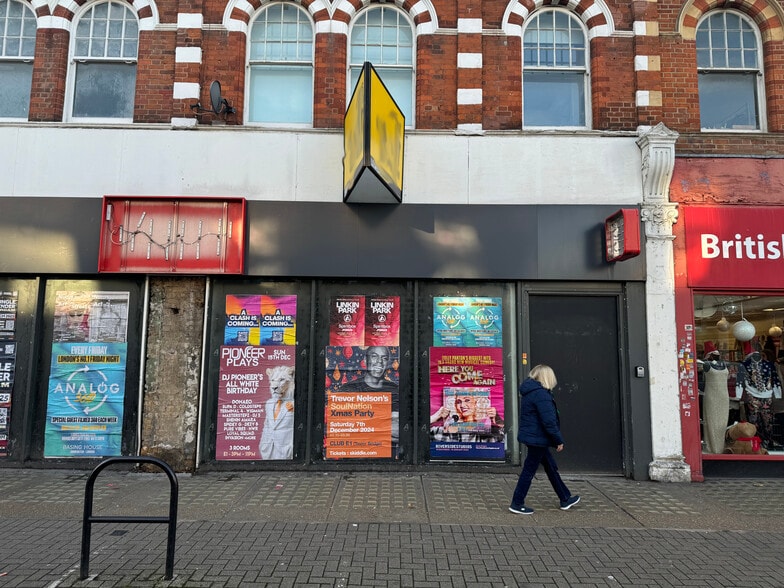 340-342 North End Rd, London to rent - Building Photo - Image 1 of 7