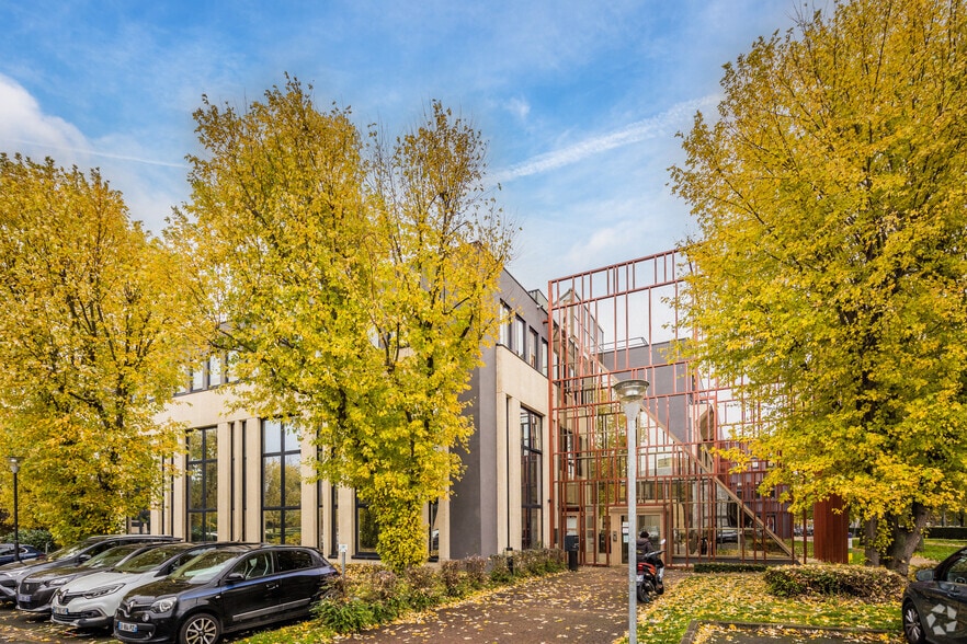 1 Place Des Hauts Tilliers, Gennevilliers to rent - Primary Photo - Image 1 of 5