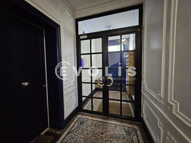 Office in Montrouge for sale - Building Photo - Image 2 of 21