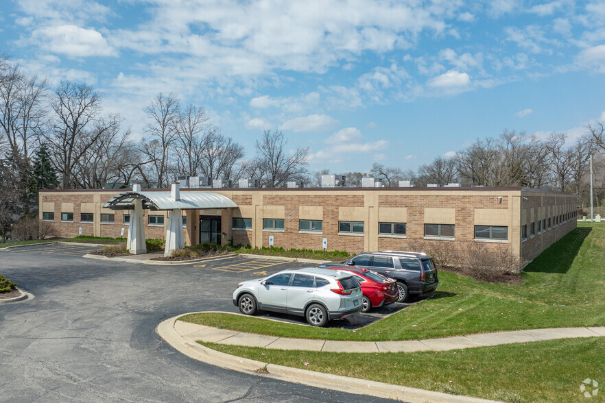 3800 Highland Ave, Downers Grove, IL for sale - Primary Photo - Image 1 of 24