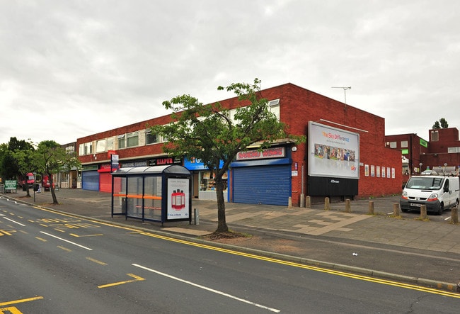 More details for 5-19 Warstones Dr, Wolverhampton - Retail for Sale