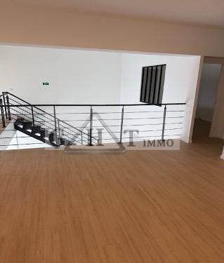 Industrial in Villeneuve-la-Garenne to rent - Interior Photo - Image 3 of 4