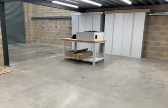 Ross Rd, Gloucester to rent Interior Photo- Image 2 of 6