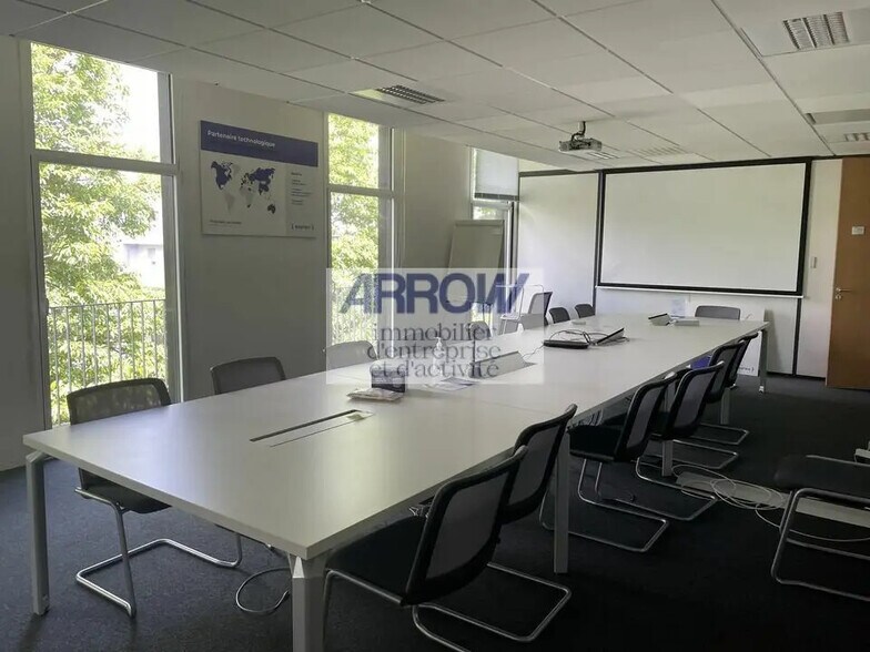 Office in Saint-Herblain to rent - Building Photo - Image 2 of 6