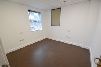 Brannam Crescent, Barnstaple for rent Interior Photo- Image 2 of 7