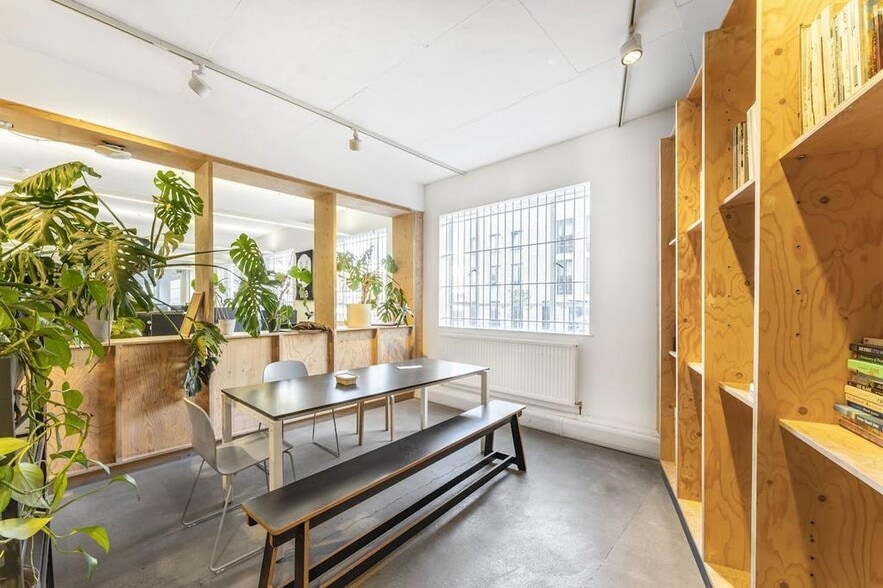 25 Chart St, London to rent - Building Photo - Image 3 of 45