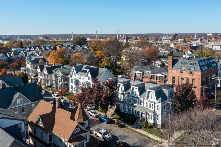 373 Myrtle Ave, Bridgeport, CT for sale - Aerial - Image 1 of 1