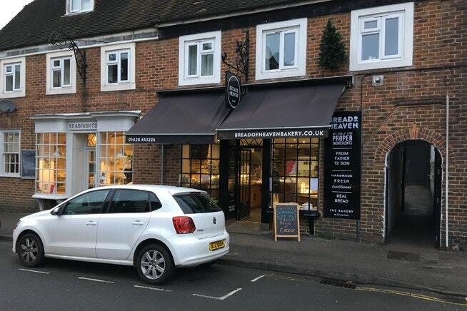 32 West St, Haslemere for sale Primary Photo- Image 1 of 1