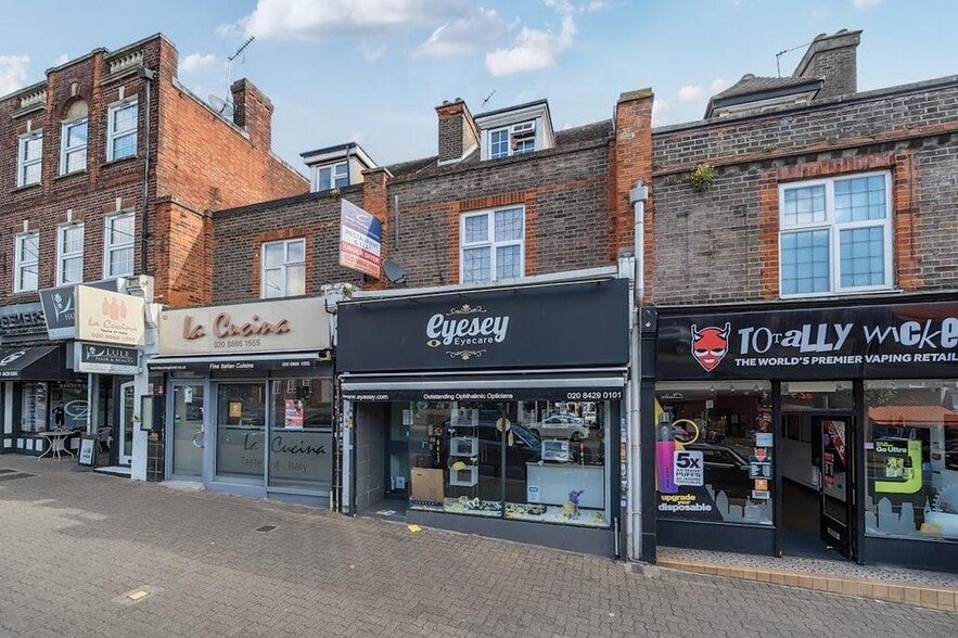 50 Bridge St, Pinner to rent - Building Photo - Image 2 of 17