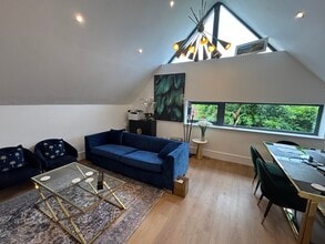 Units 1-2 Thameside, Henley On Thames to rent Interior Photo- Image 2 of 13