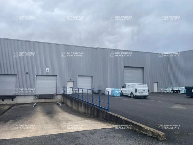 Location Local d'activités 3 163 m²