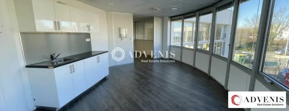 Location Bureaux 425 m² - Photo 1