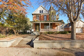 2210 Wirt St, Omaha, NE for rent Building Photo- Image 1 of 41