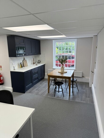 1-4 Thorp St, Macclesfield to rent - Building Photo - Image 2 of 6