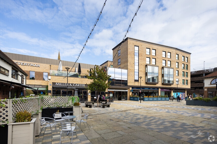 Piries Pl, Horsham to rent - Building Photo - Image 1 of 1