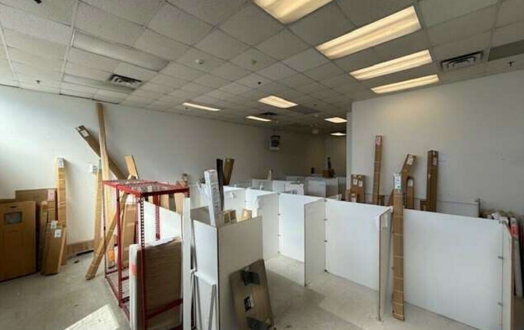 2 Westchester Plz, Elmsford, NY to rent Interior Photo- Image 1 of 3