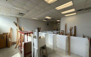 2 Westchester Plz, Elmsford, NY to rent Interior Photo- Image 1 of 3