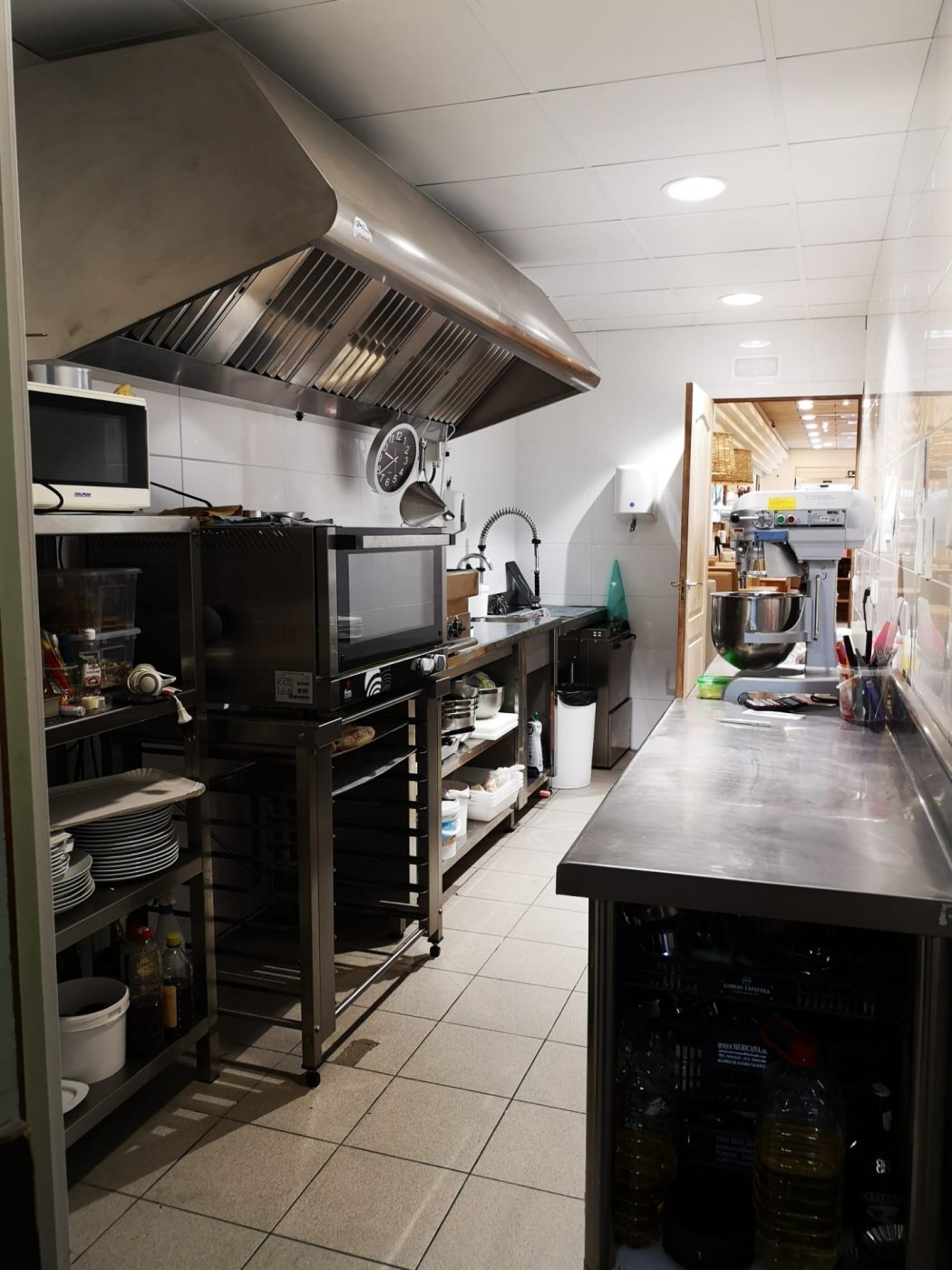 Retail in Girona, Gerona to rent Interior Photo- Image 1 of 4